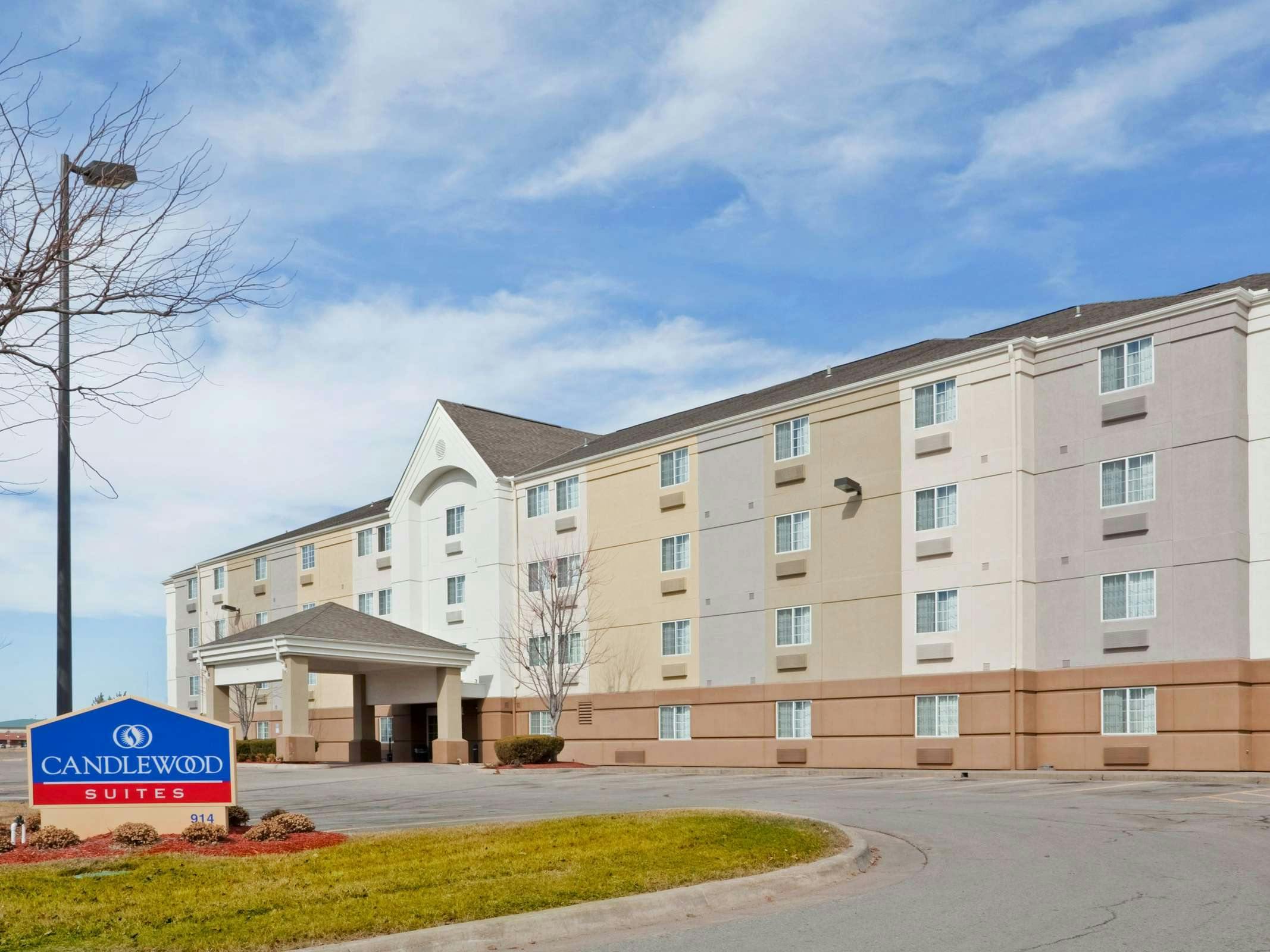 Candlewood Suites Topeka
