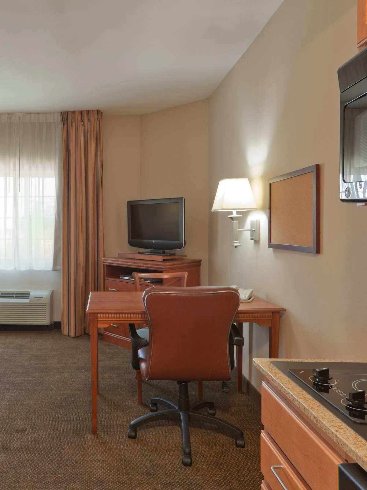 Hotel Candlewood Suites Pearl photo 2