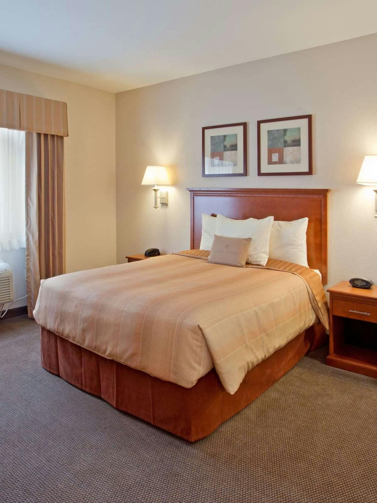 Hotel Candlewood Suites Pearland photo 1