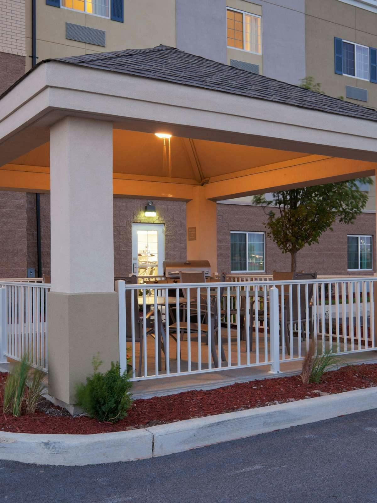 Hotel Candlewood Suites Perrysburg photo 5