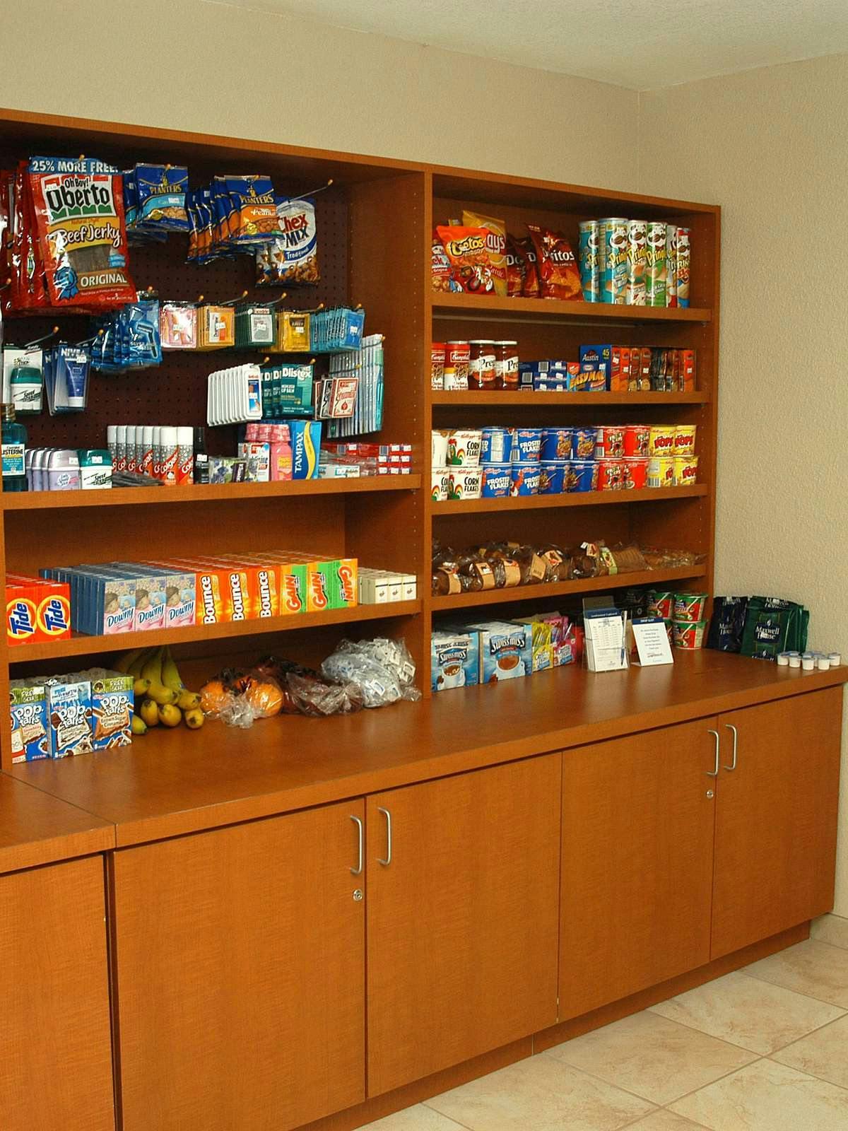 Hotel Candlewood Suites Medford photo 5