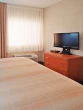 Hotel Candlewood Suites Turlock photo 2