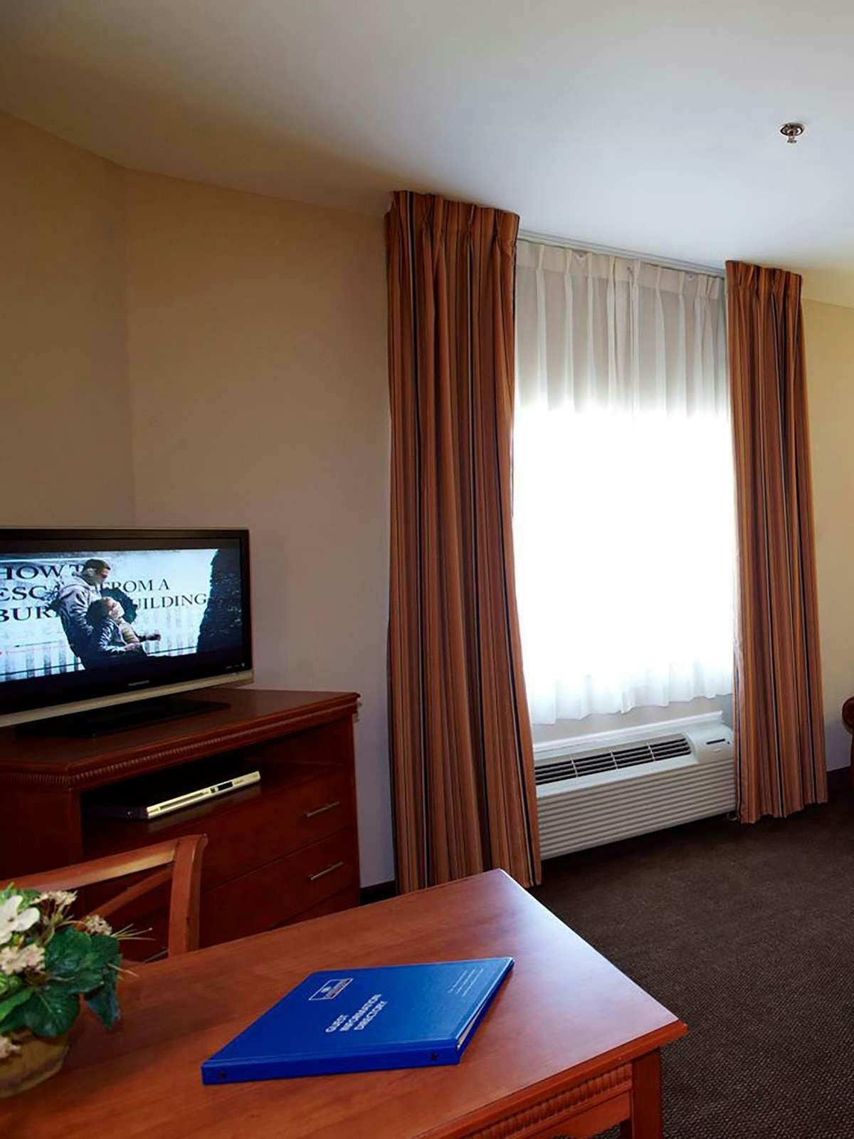 Hotel Candlewood Suites Tuscaloosa photo 2