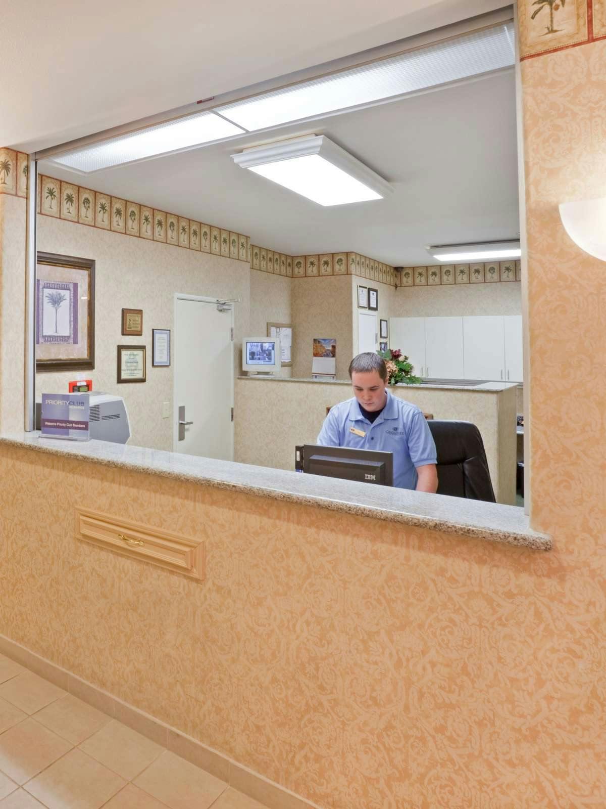 Hotel Candlewood Suites Tyler photo 4