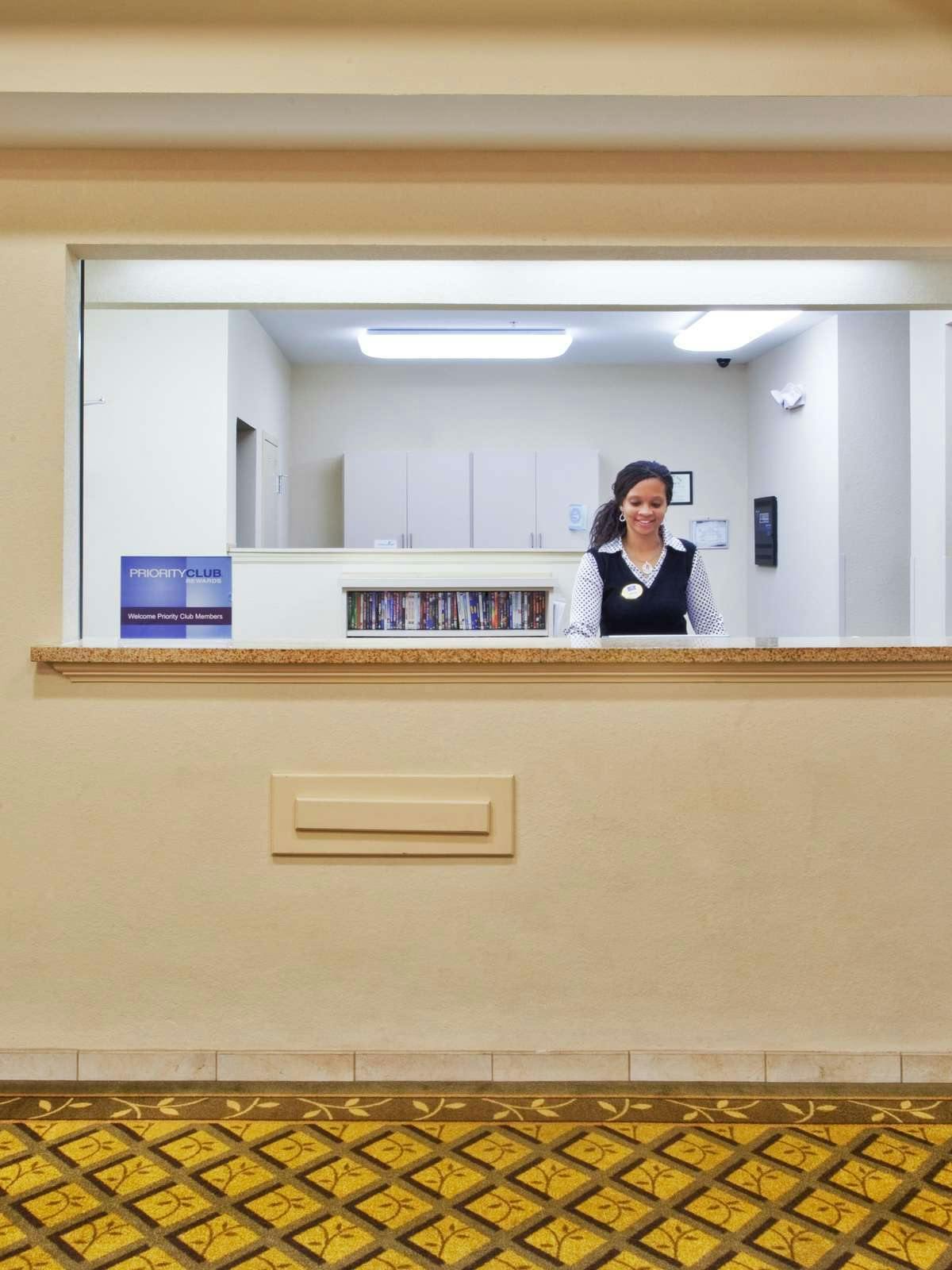 Hotel Candlewood Suites Warner Robins photo 4