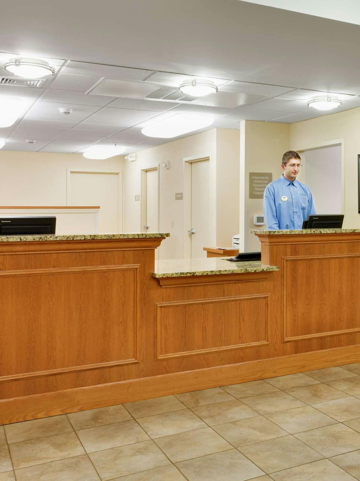 Hotel Candlewood Suites Reading photo 4