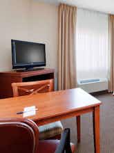 Hotel Candlewood Suites Reading photo 2