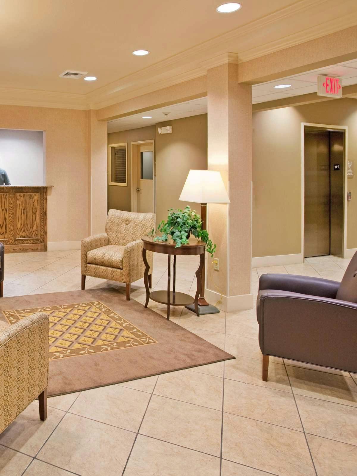 Hotel Candlewood Suites Springfield South photo 3