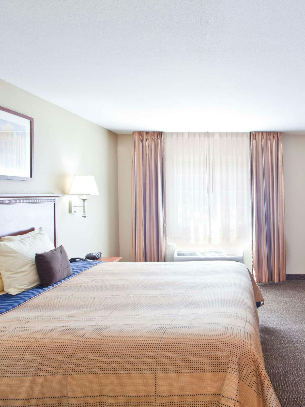 Hotel Candlewood Suites Tallahassee photo 1