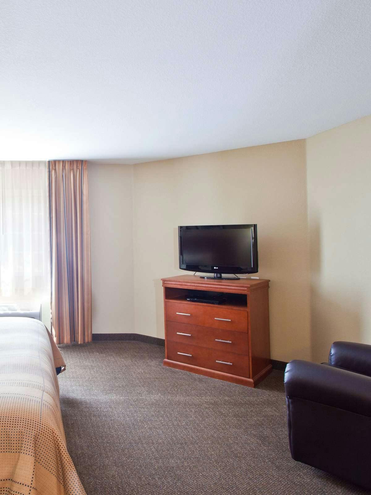Hotel Candlewood Suites Tallahassee photo 3