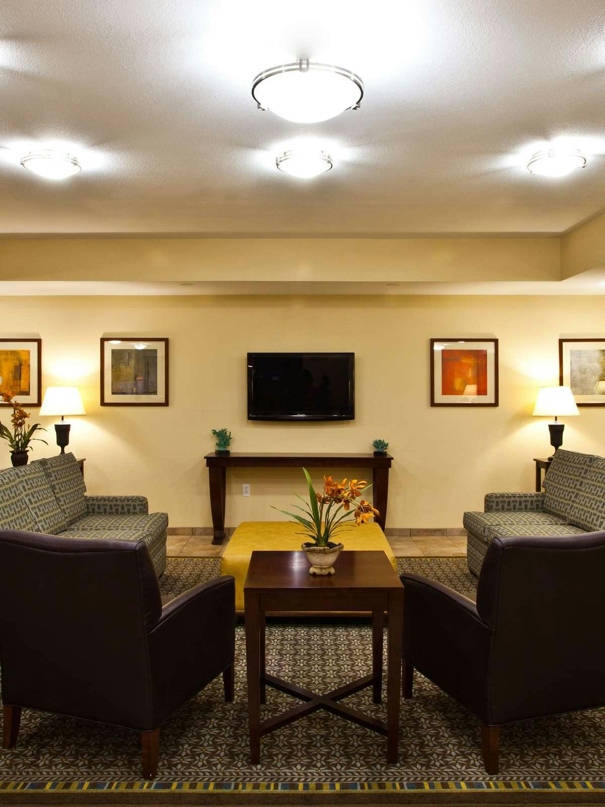 Hotel Candlewood Suites Tallahassee photo 4