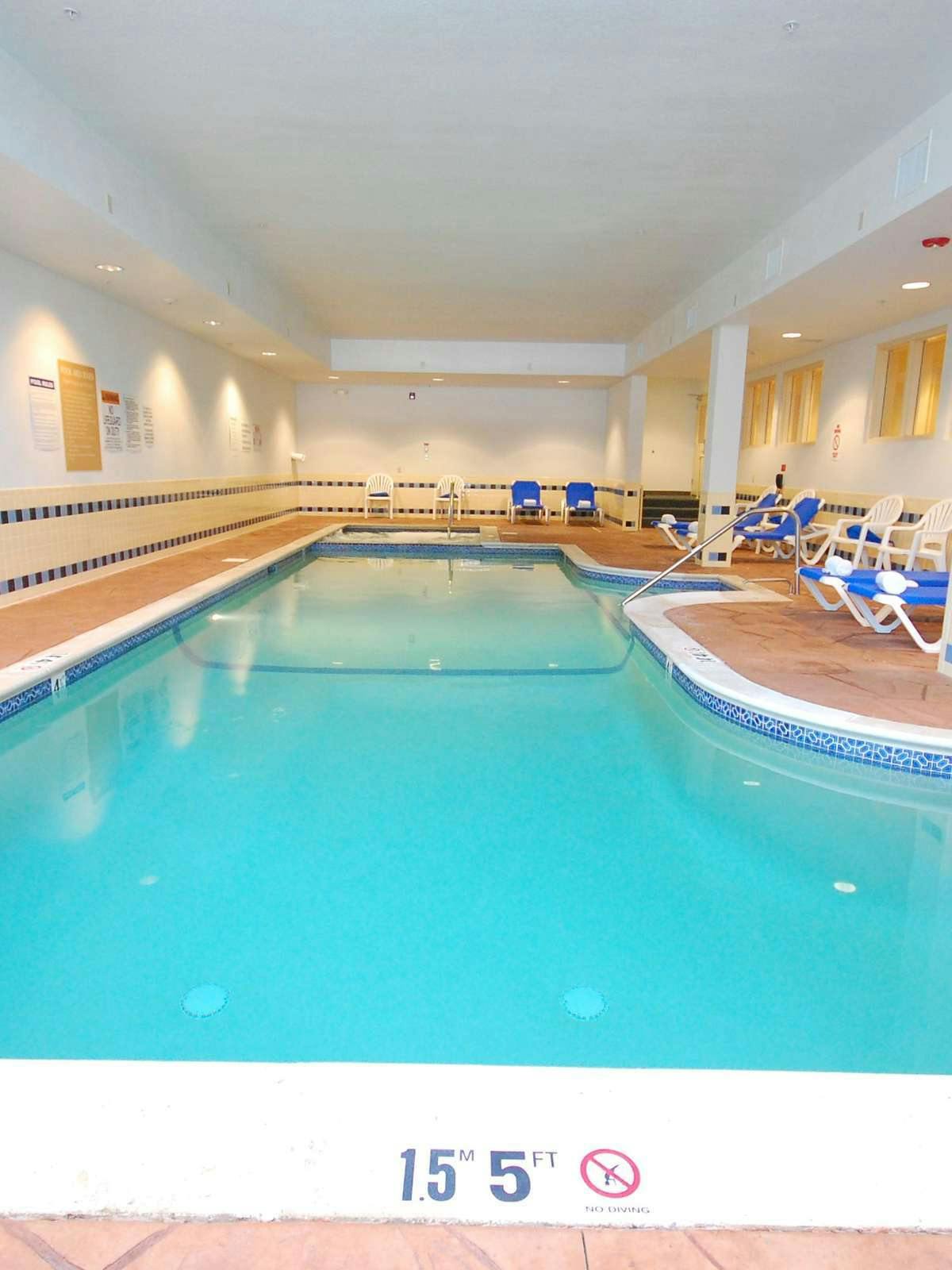 Hotel Candlewood Suites West Springfield photo 4