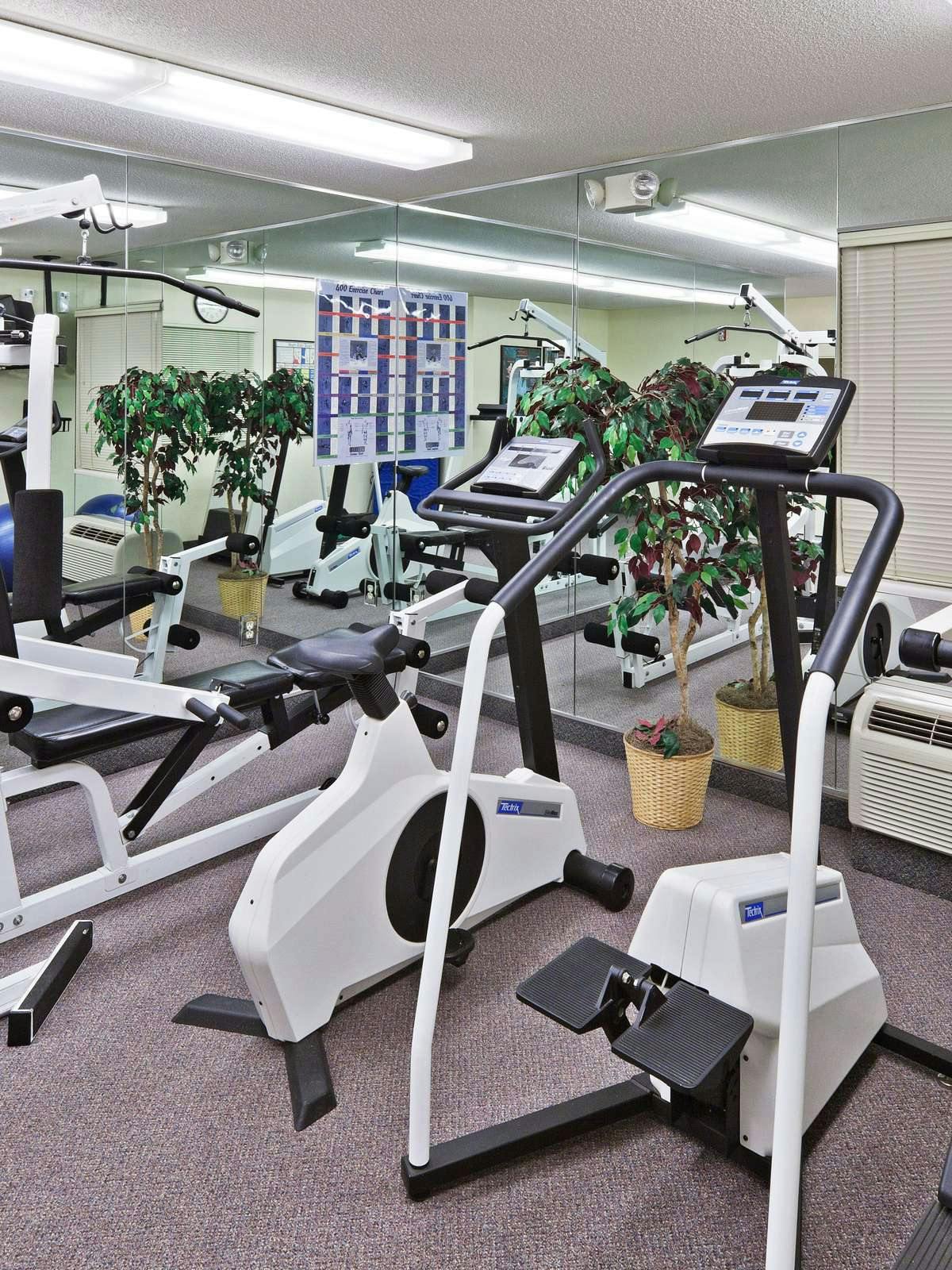 Hotel Candlewood Suites Wichita Airport photo 4