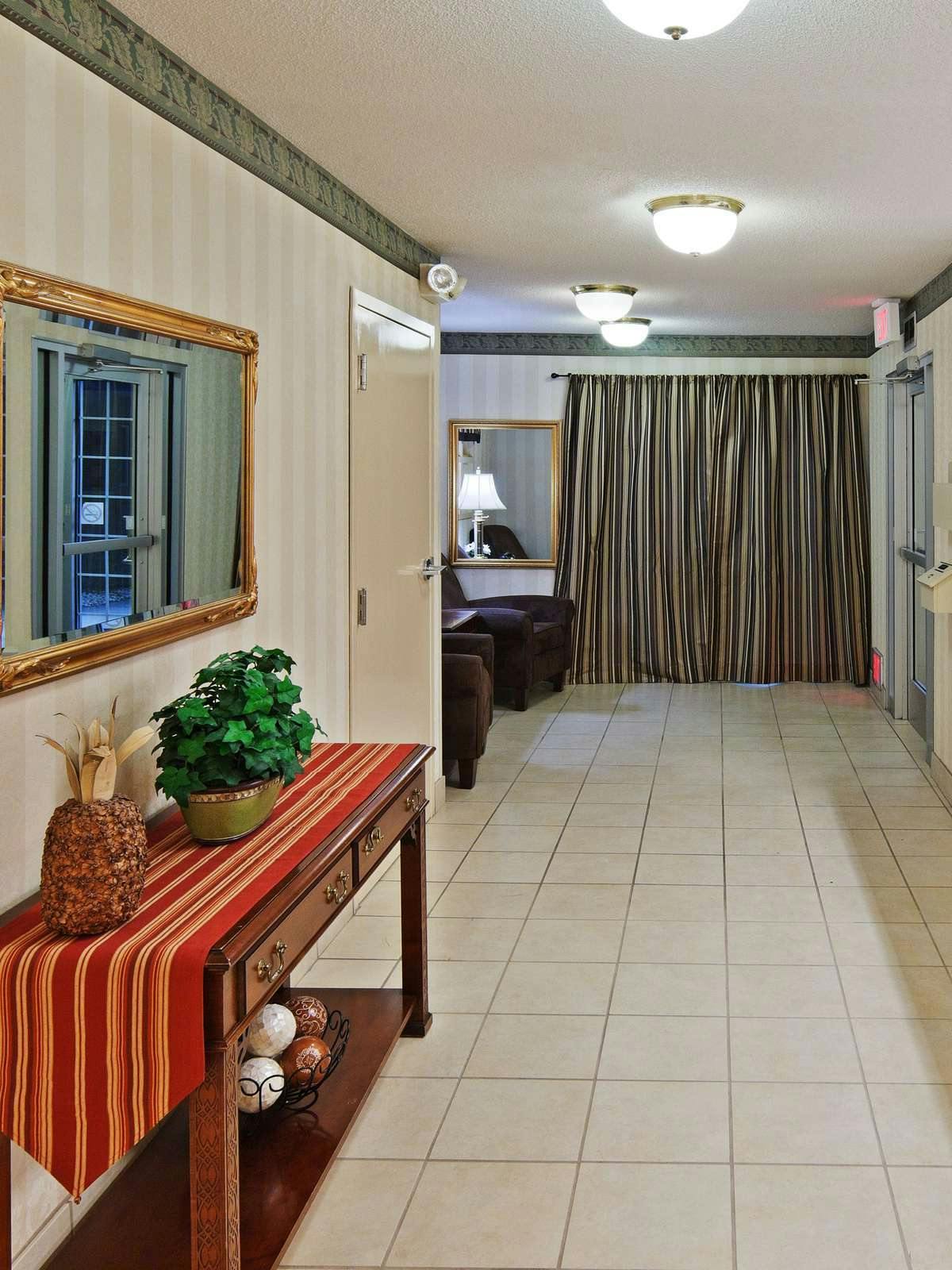 Hotel Candlewood Suites Wichita Airport photo 1