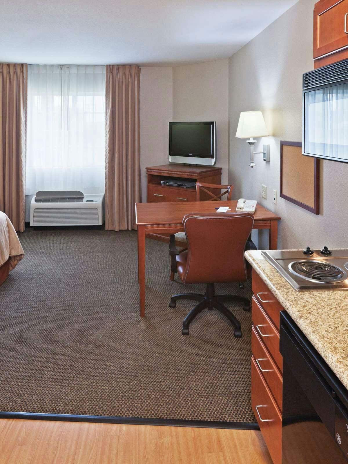 Hotel Candlewood Suites Wichita Falls photo 2