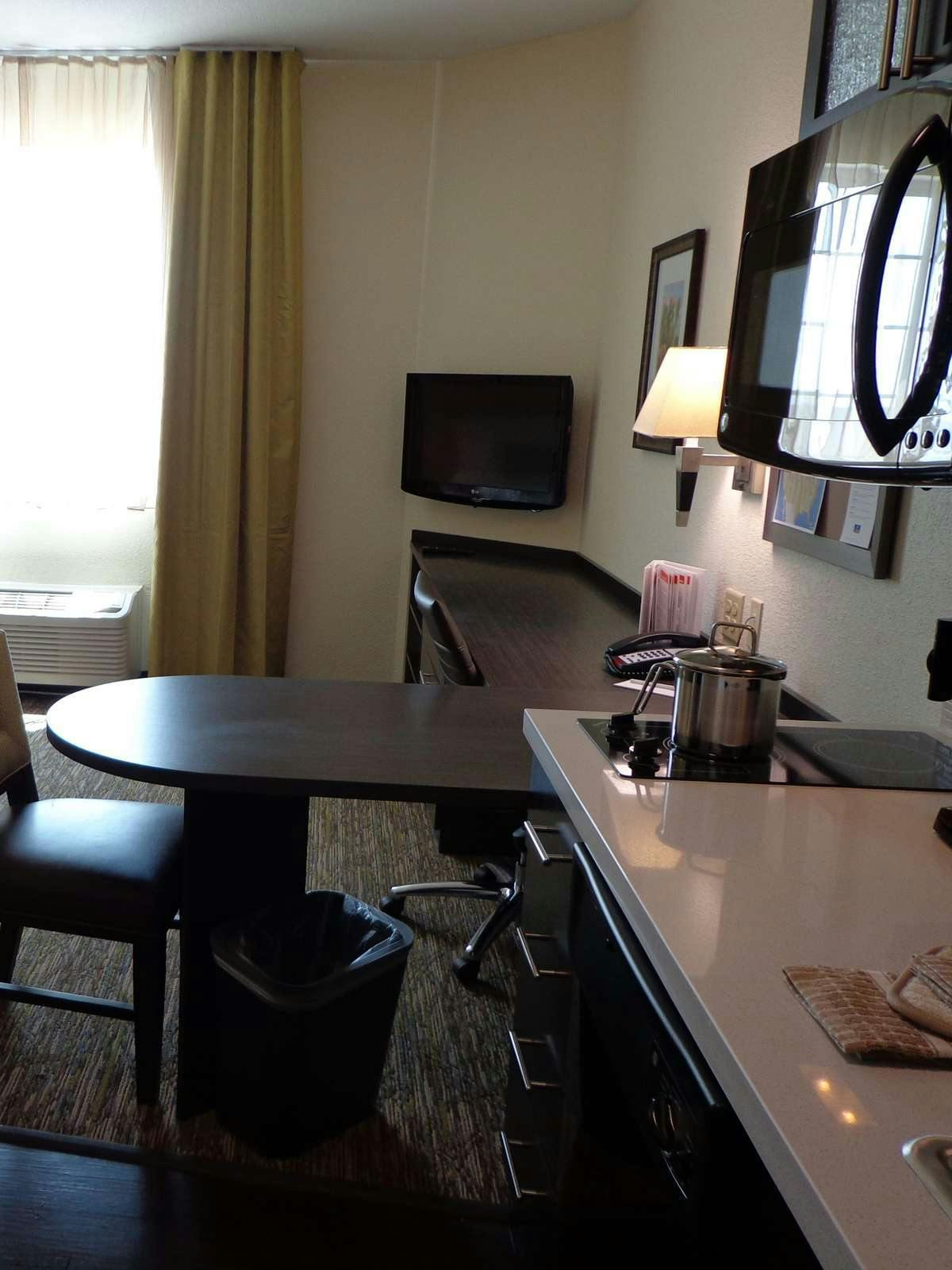 Hotel Candlewood Suites Odessa photo 2