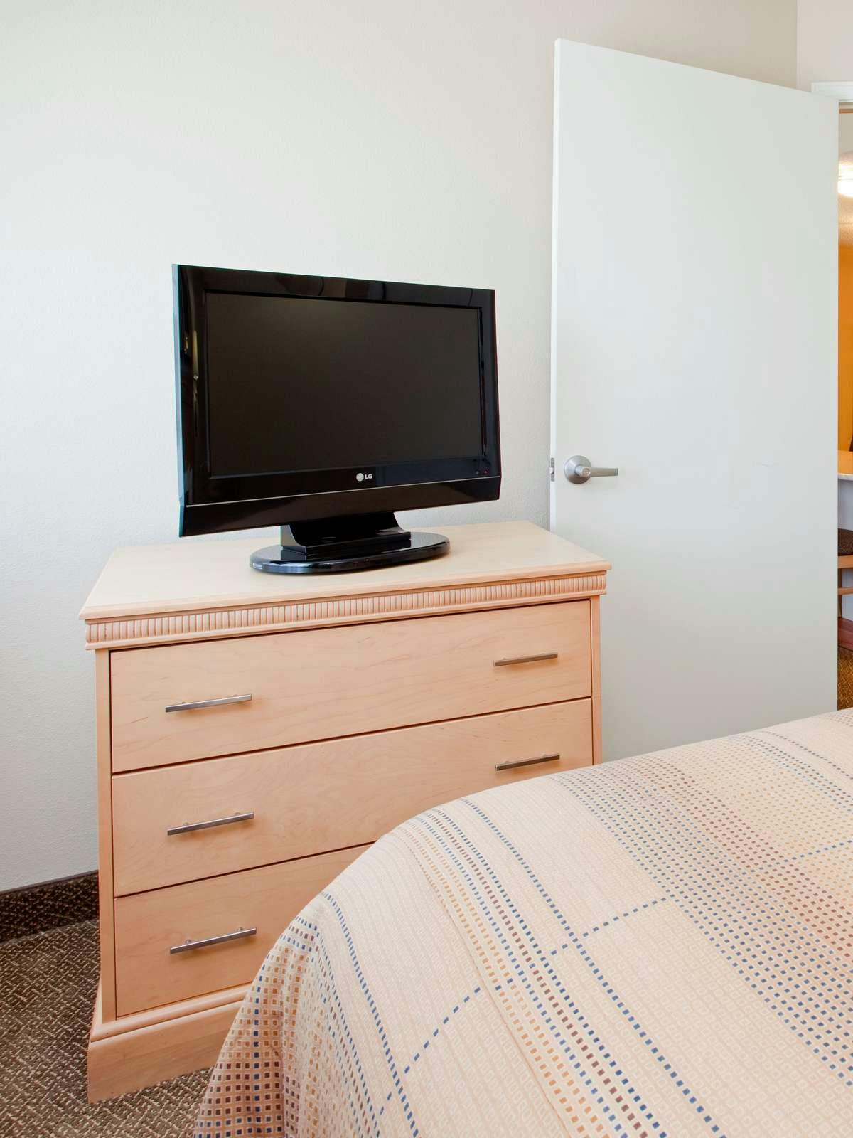 Hotel Candlewood Suites Wilson photo 2