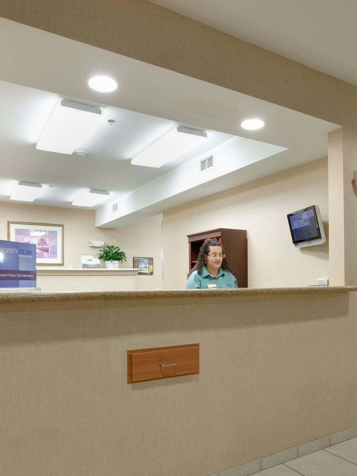 Hotel Candlewood Suites Windsor Locks Bradley Airport photo 4