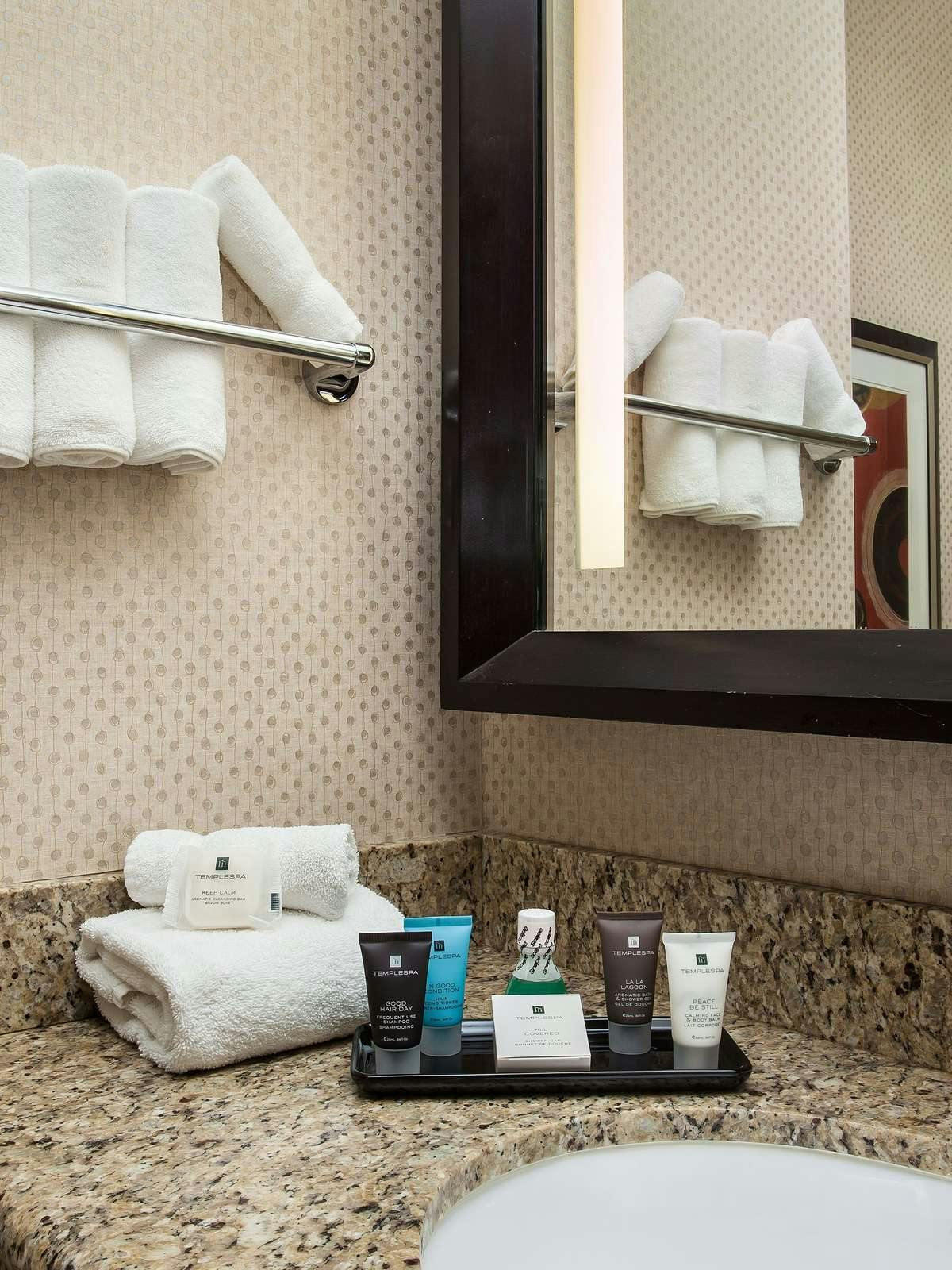 Hotel Crowne Plaza Anchorage Midtown photo 3