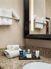 Hotel Crowne Plaza Anchorage Midtown photo 3