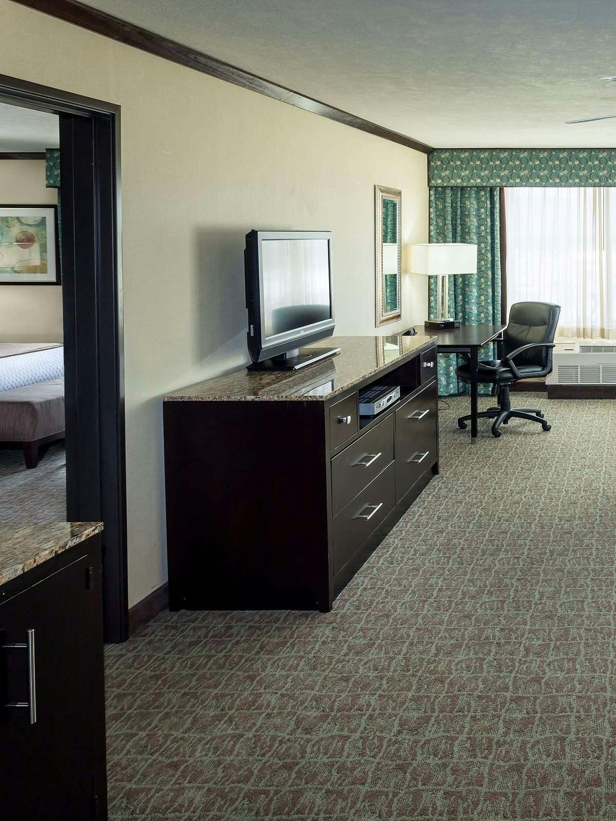 Hotel Crowne Plaza Anchorage Midtown photo 2