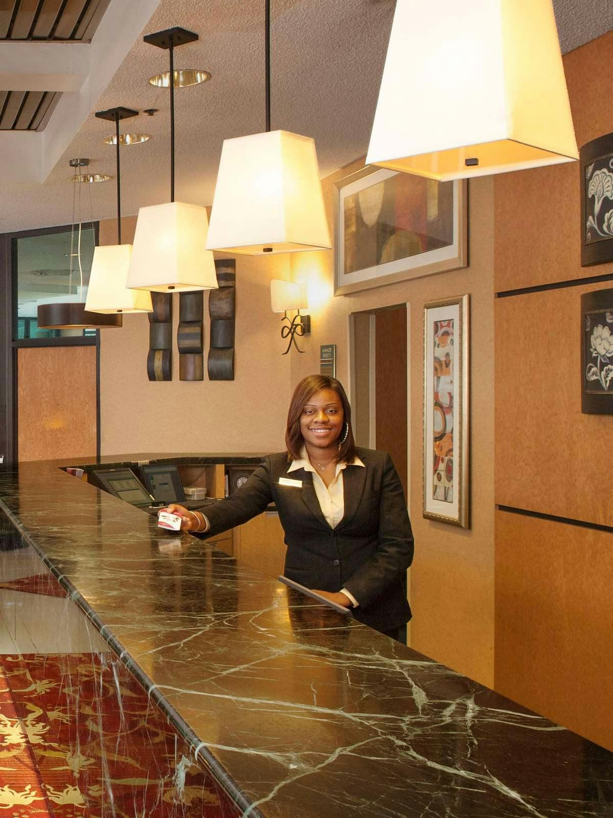 Hotel Crowne Plaza Auburn Hills photo 4