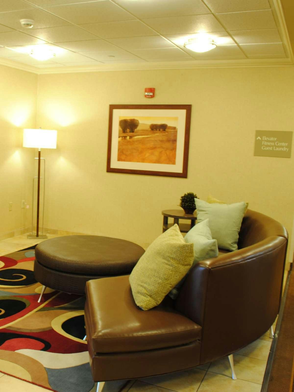 Hotel Candlewood Suites Fort Wayne NW photo 3