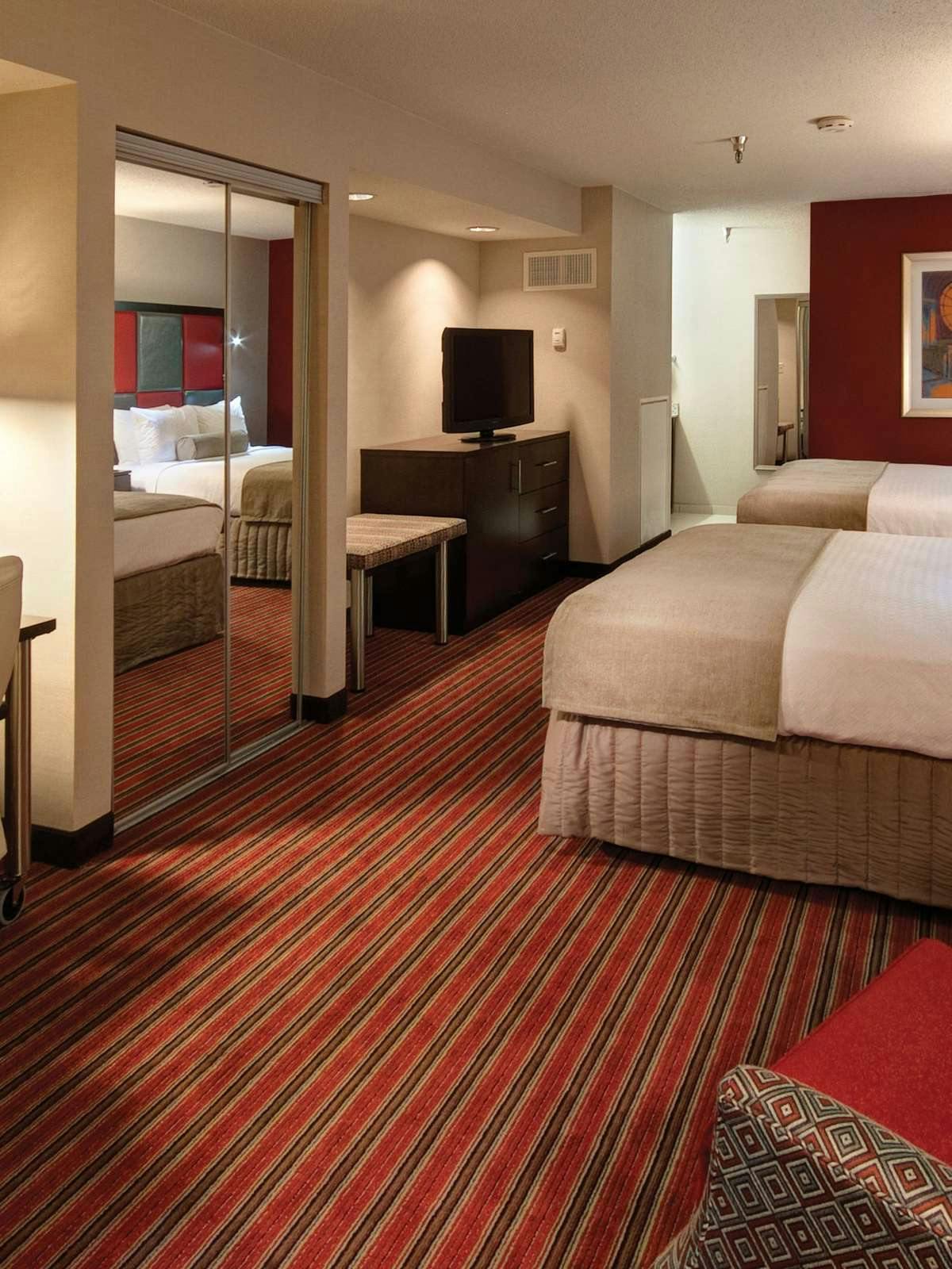 Hotel Crowne Plaza Indianapolis Downtown Union Station photo 2