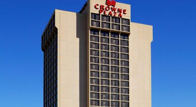 Crowne Plaza Dallas Market Center