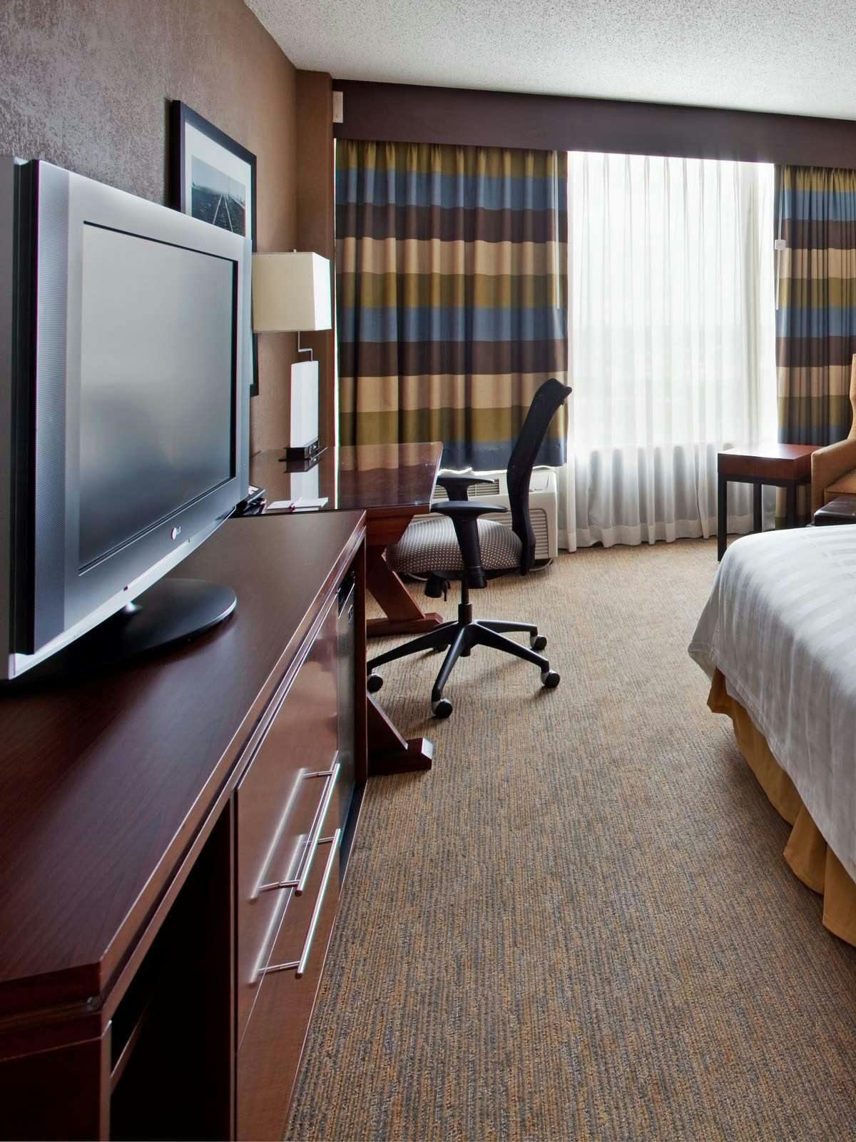 Hotel Crowne Plaza Kansas City Downtown photo 2