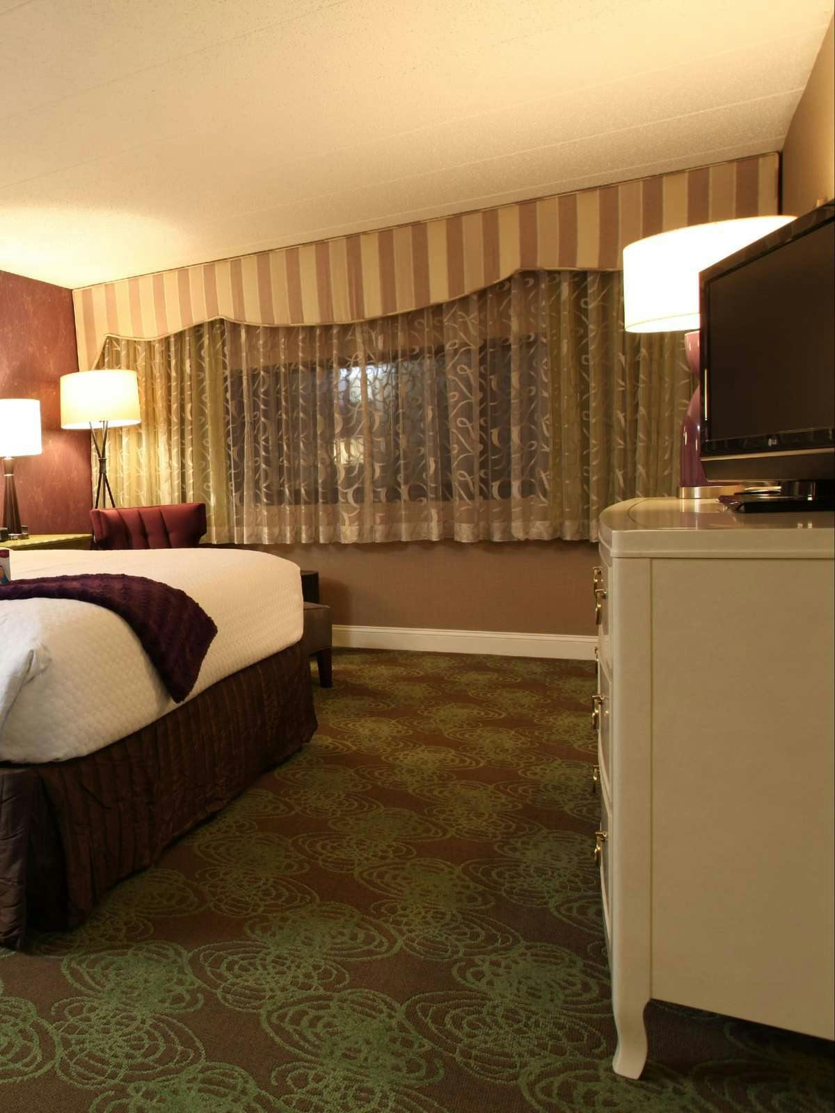 Hotel Crowne Plaza Lansing West photo 2