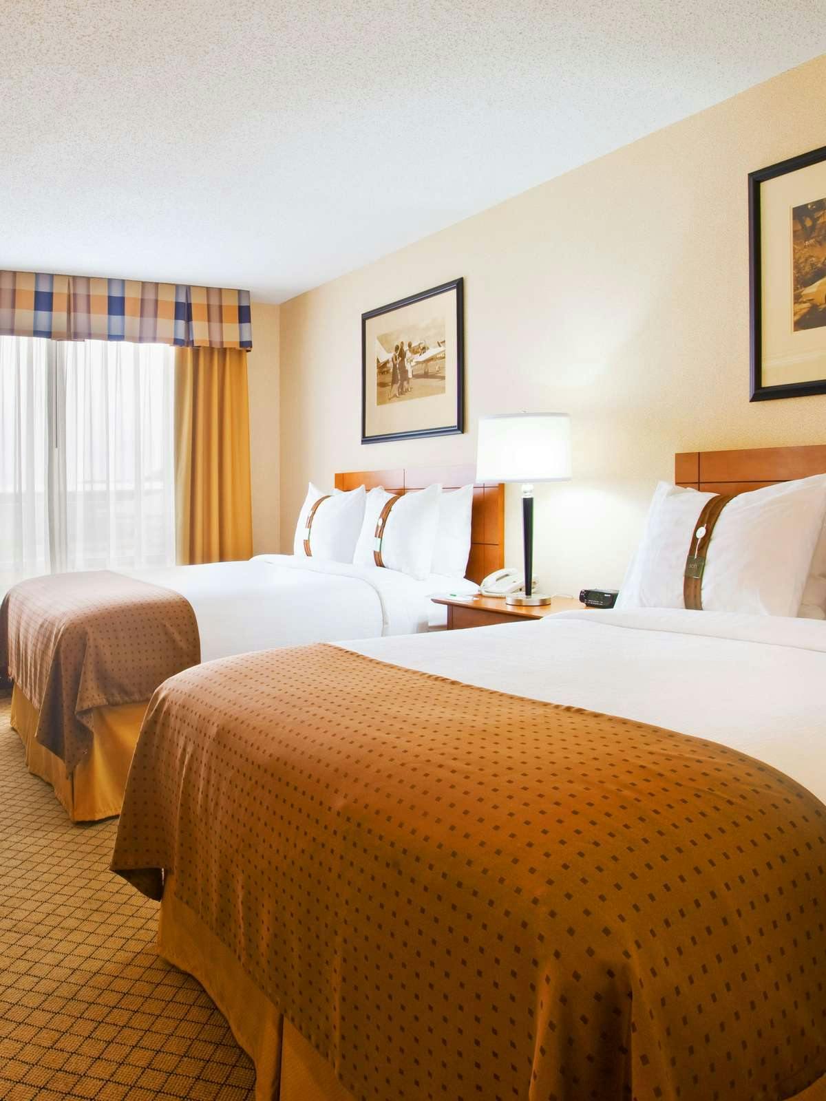 Hotel Holiday Inn Battle Creek photo 1