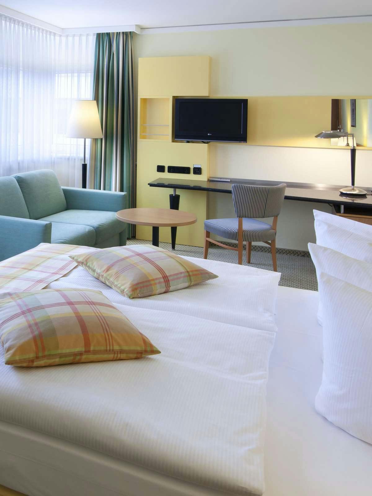 Hotel Holiday Inn Berlin Airport Conf Centre photo 1