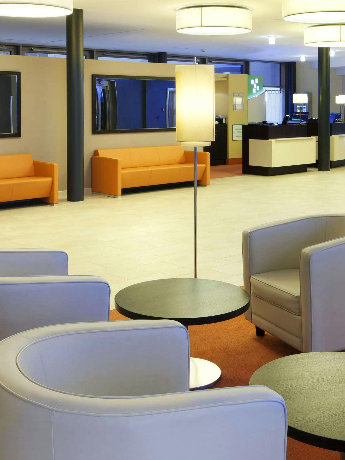 Hotel Holiday Inn Berlin Airport Conf Centre photo 3