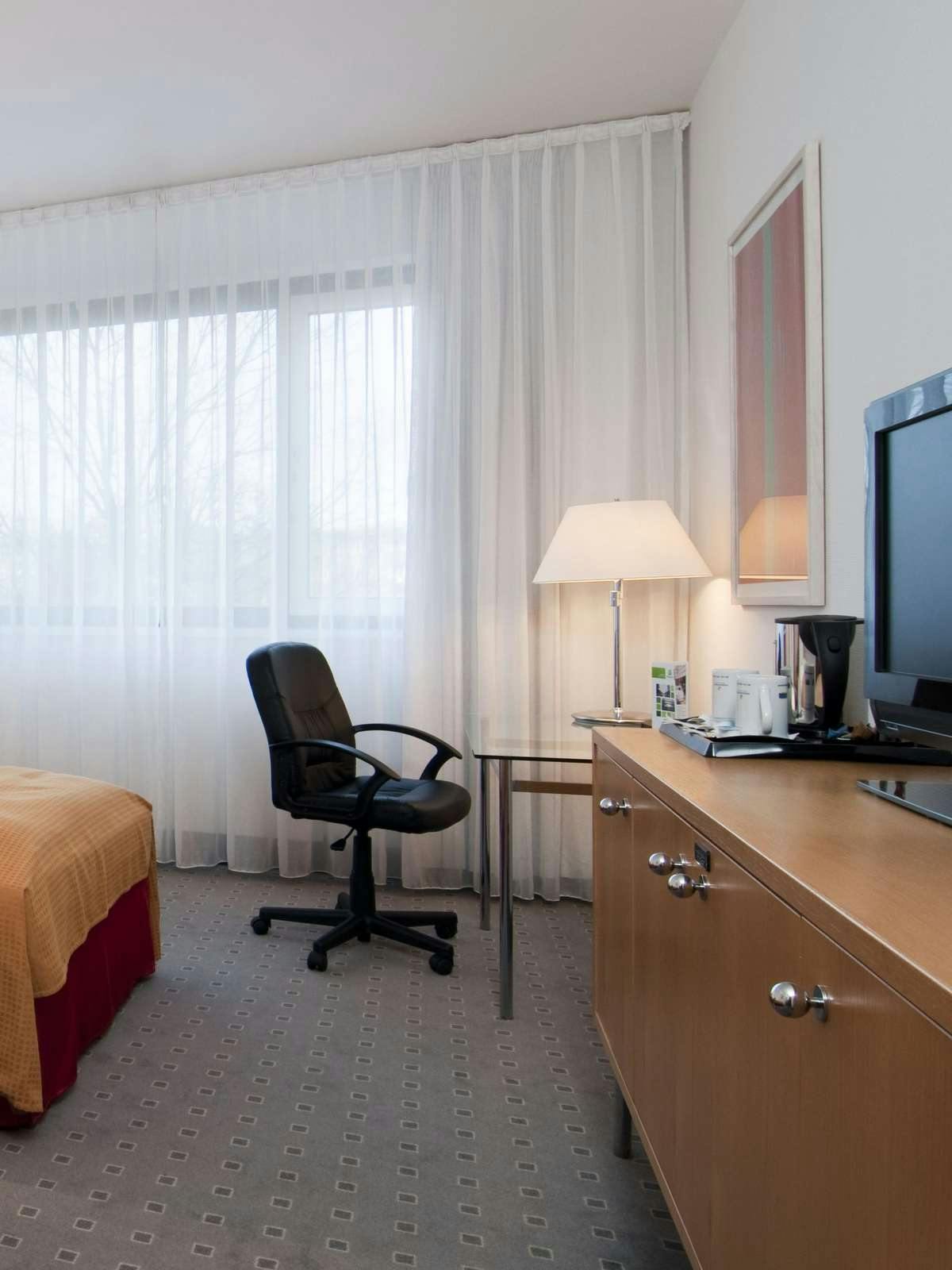 Hotel Holiday Inn Berlin - City West photo 2