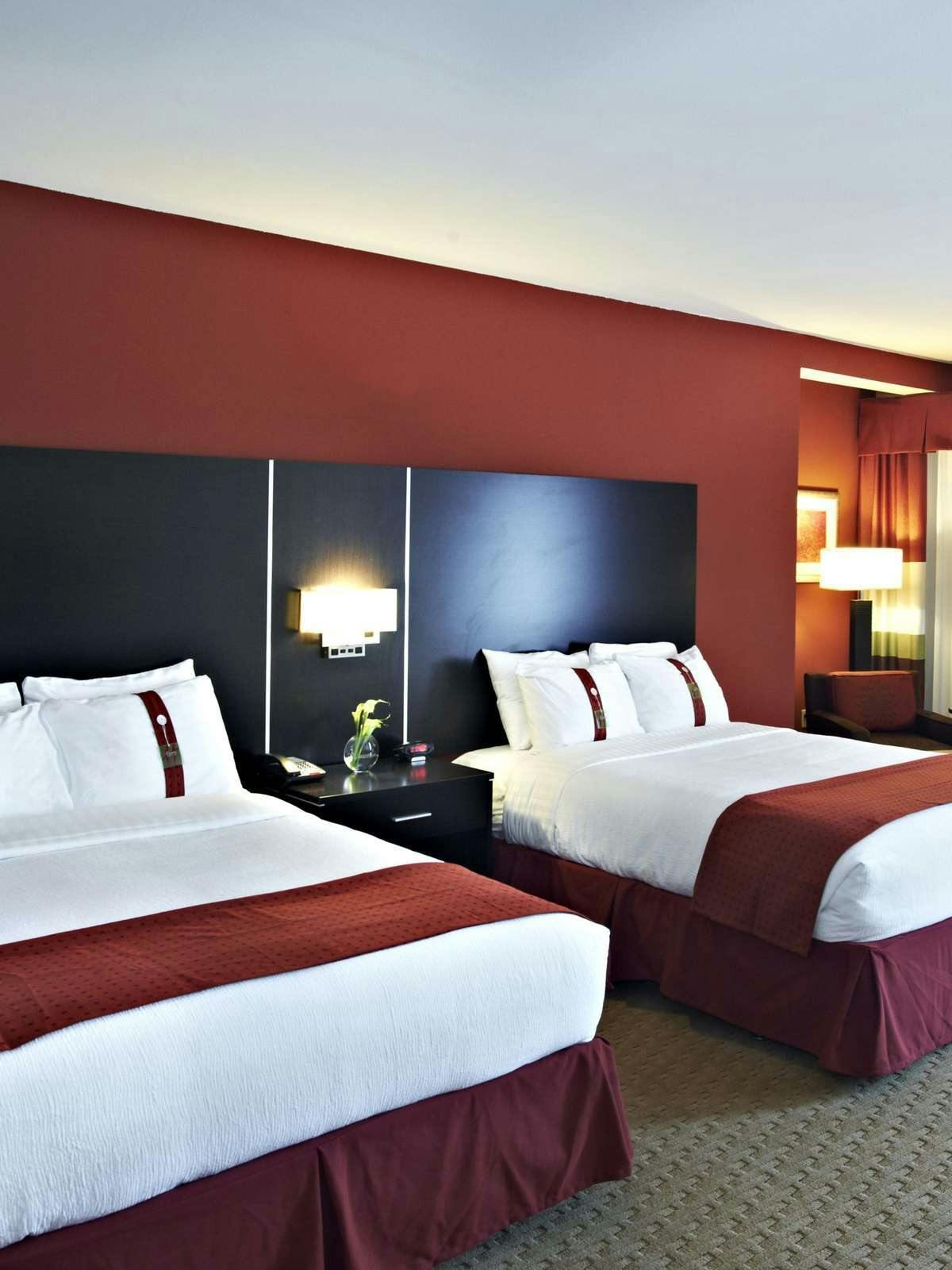 Hotel Holiday Inn Birmingham Hoover photo 1