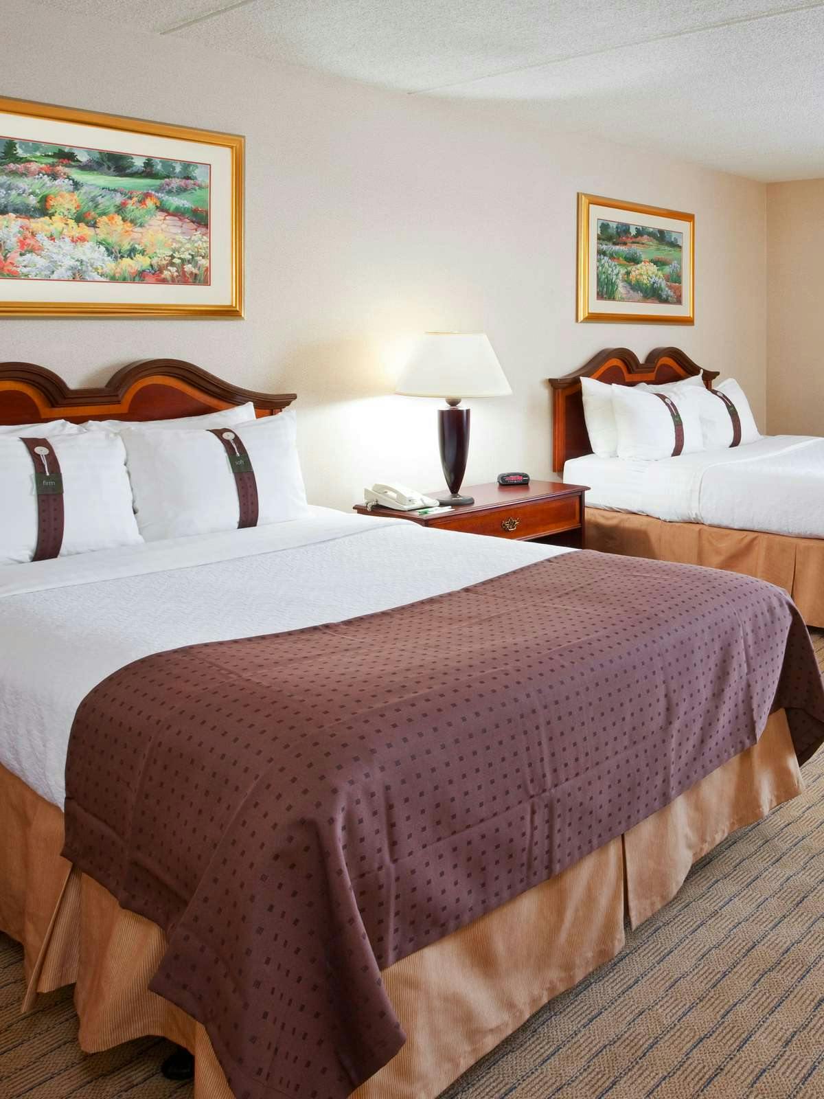 Hotel Holiday Inn Boardman photo 1
