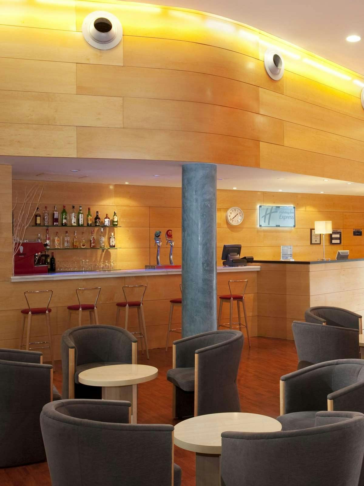 Hotel Holiday Inn Express Barcelona Molins De Rei photo 4