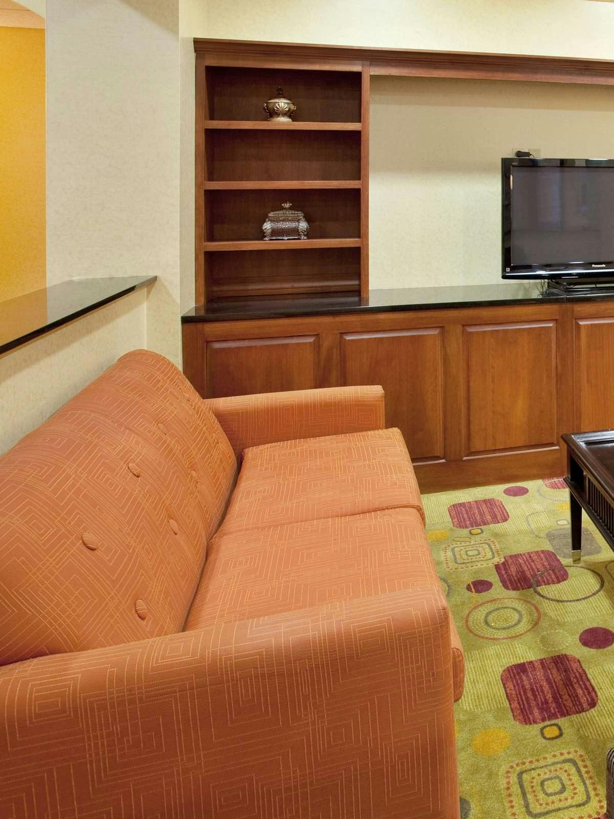 Hotel Holiday Inn Express Boonville photo 4