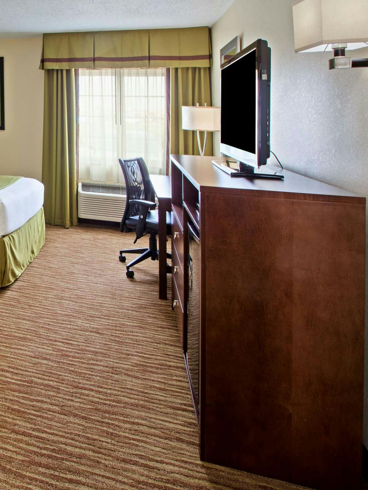 Hotel Holiday Inn Express Bowling Green photo 3