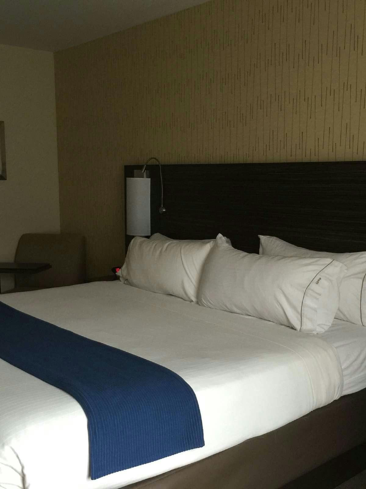 Hotel Holiday Inn Express Bradford photo 1