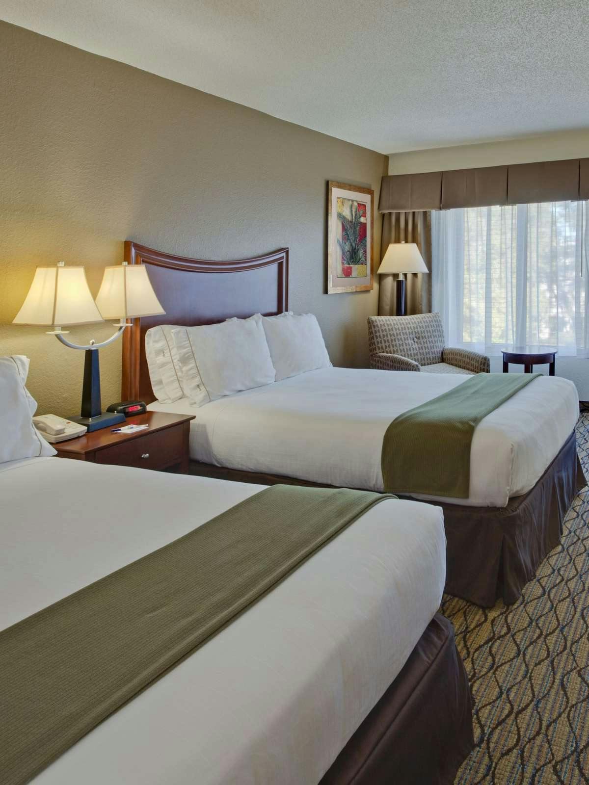 Hotel Holiday Inn Express Brandon photo 2