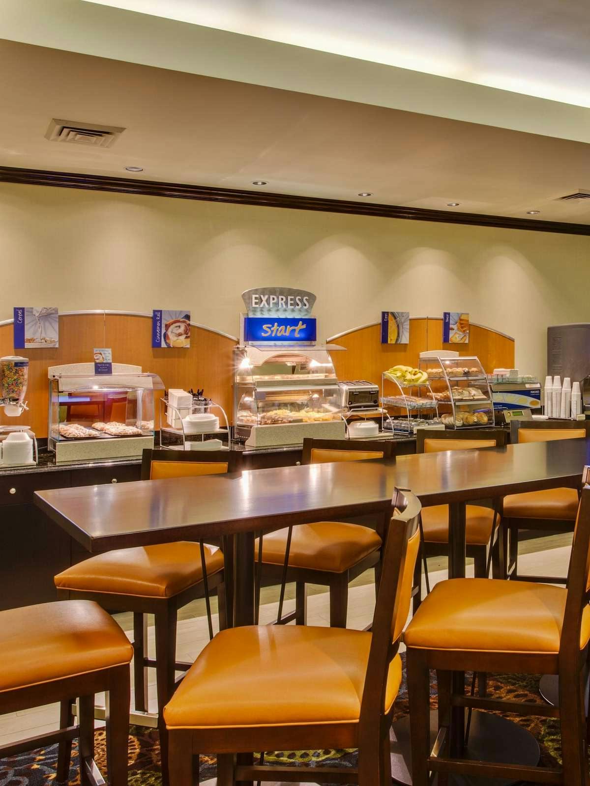 Hotel Holiday Inn Express Brandon photo 5