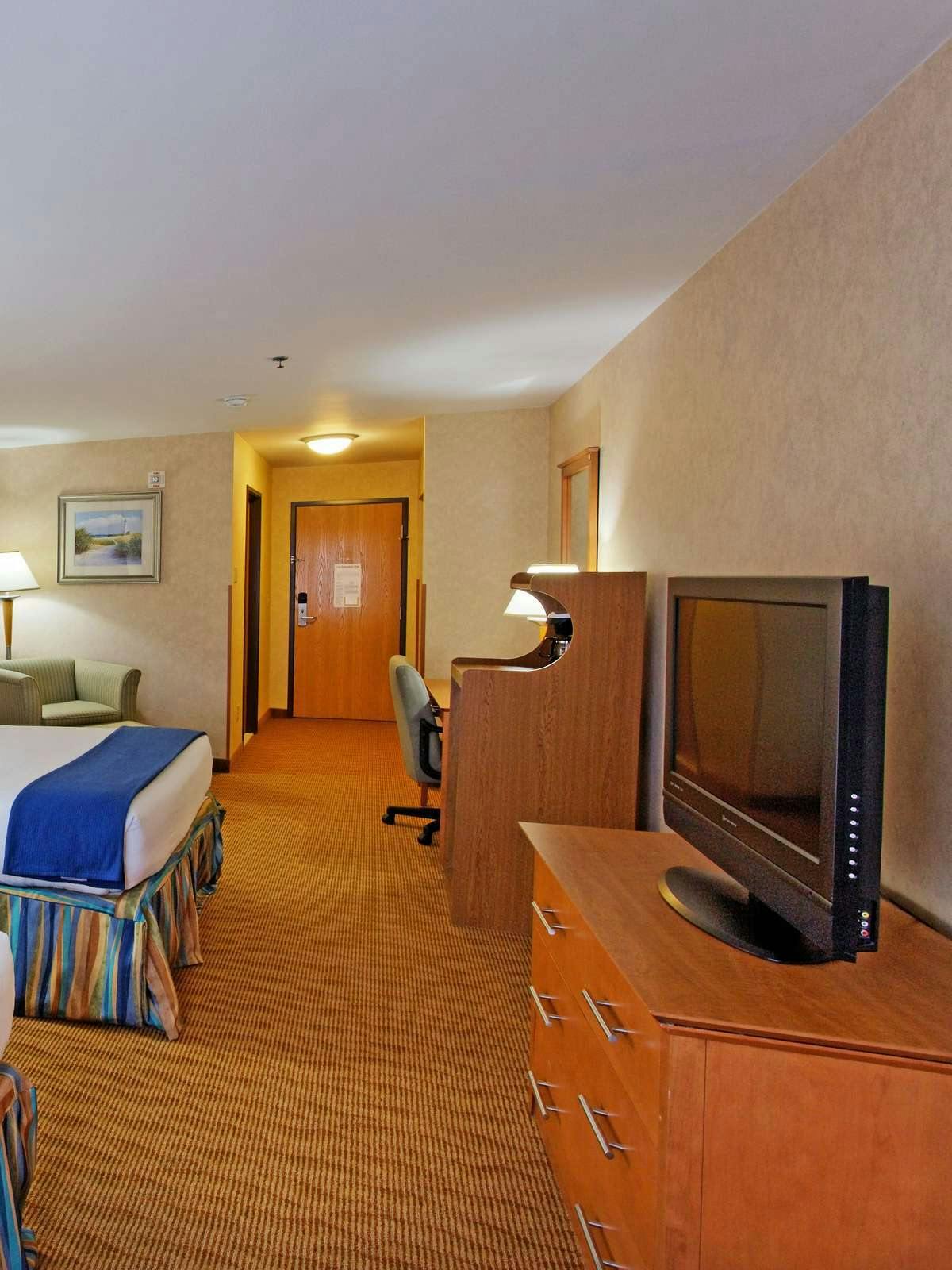 Hotel Holiday Inn Express Branford photo 2