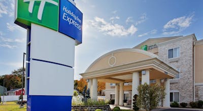 Holiday Inn Express Branford