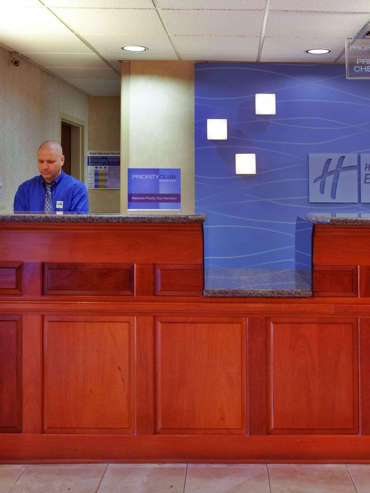 Hotel Holiday Inn Express Breaux Bridge photo 1