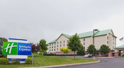 Holiday Inn Express Breezewood