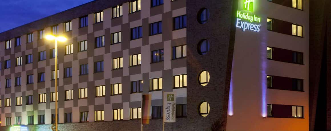 Holiday Inn Express Bremen Airport Parken www.hoteltonight.com