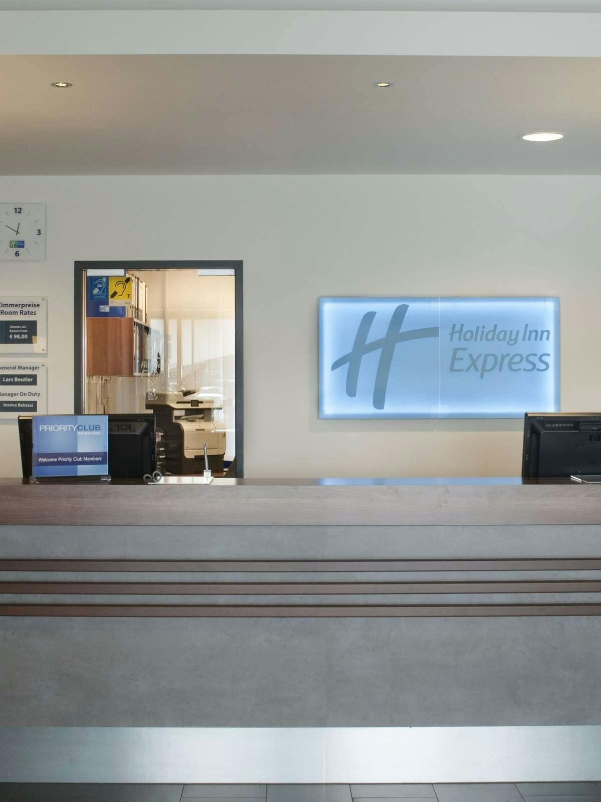 Hotel Holiday Inn Express Bremen Airport photo 5