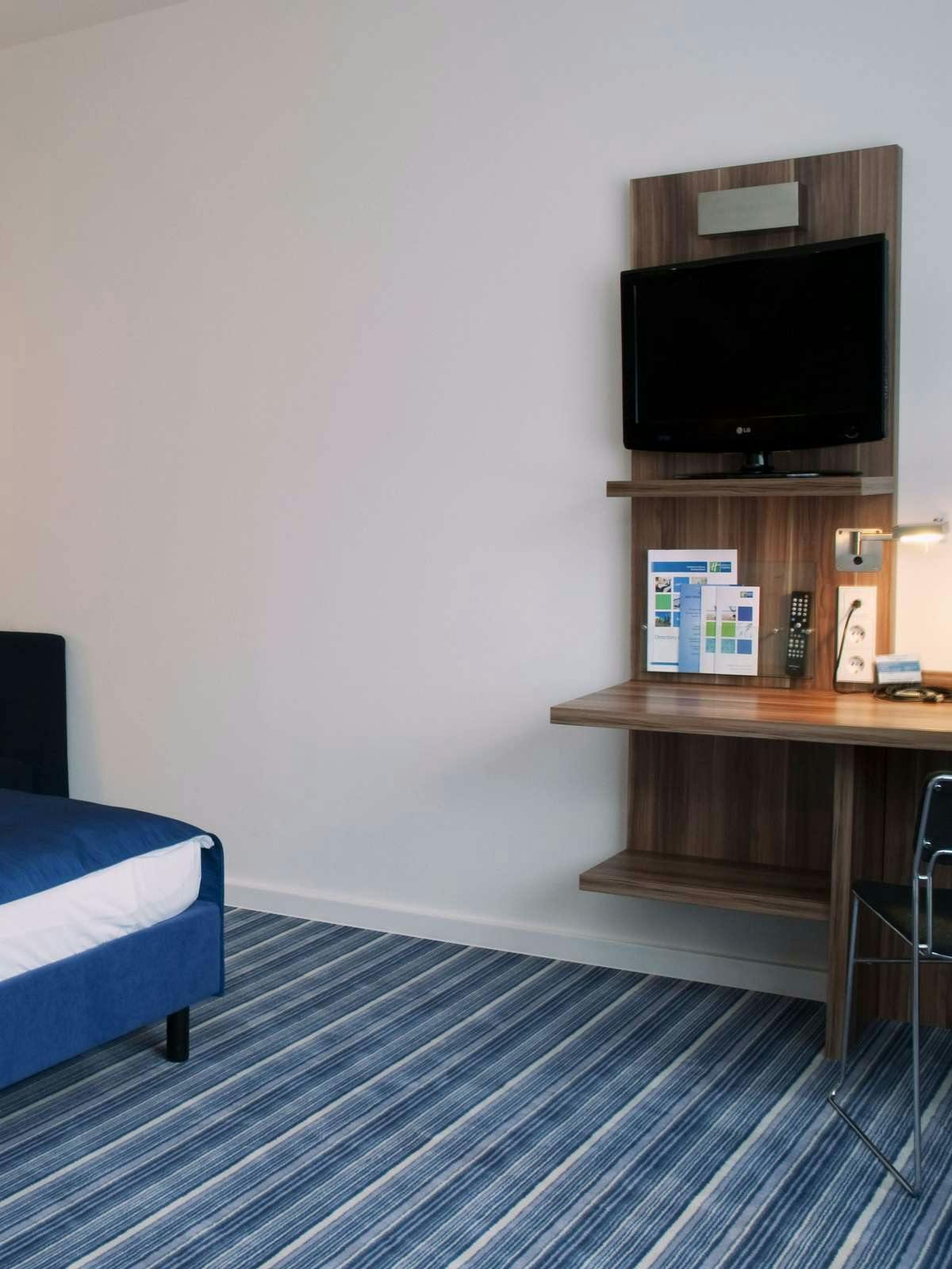 Hotel Holiday Inn Express Bremen Airport photo 2